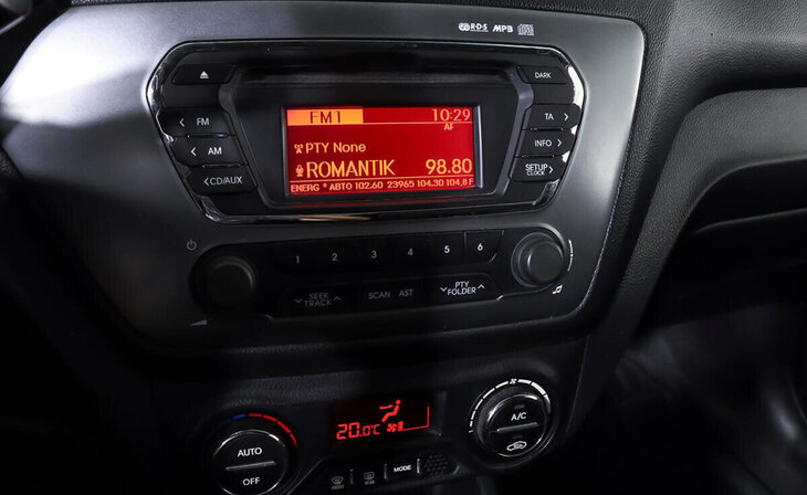 Kia Rio - Фото 13