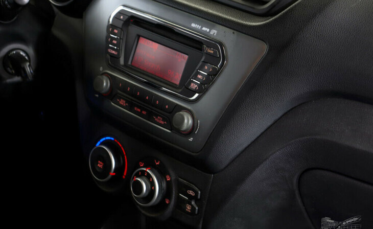 Kia Rio - Фото 10