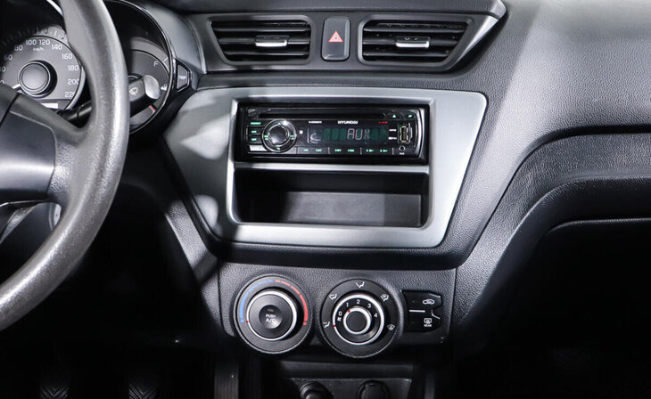 Kia Rio - Фото 10