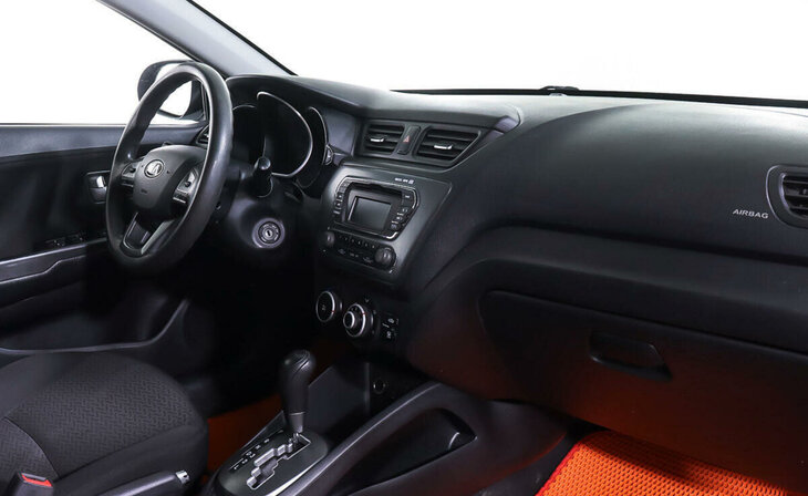 Kia Rio - Фото 6