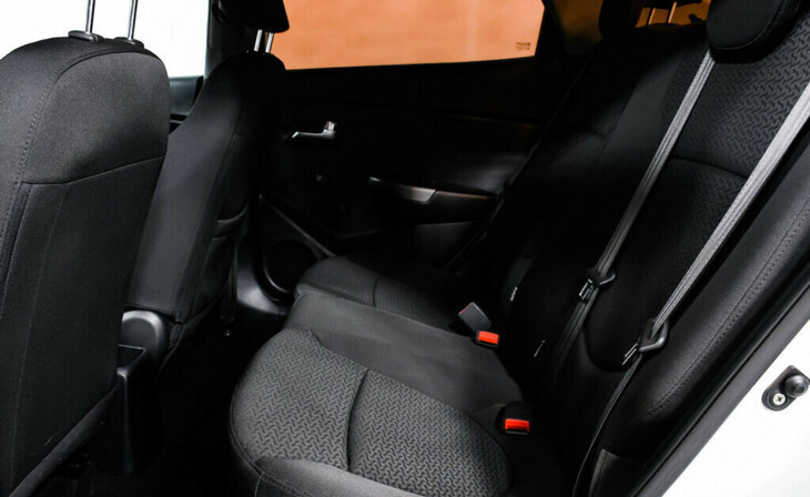 Kia Rio - Фото 11