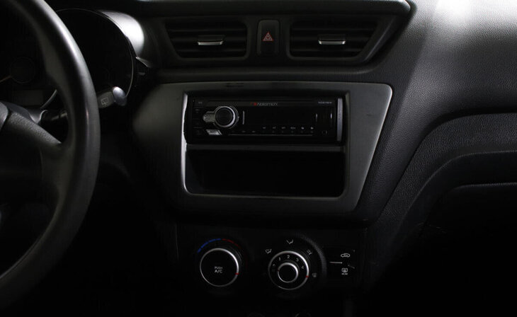 Kia Rio - Фото 8