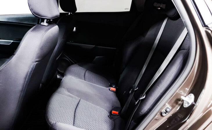 Kia Rio - Фото 11