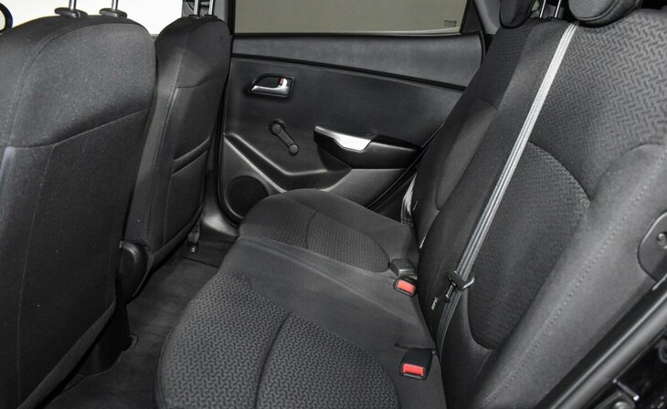 Kia Rio - Фото 15