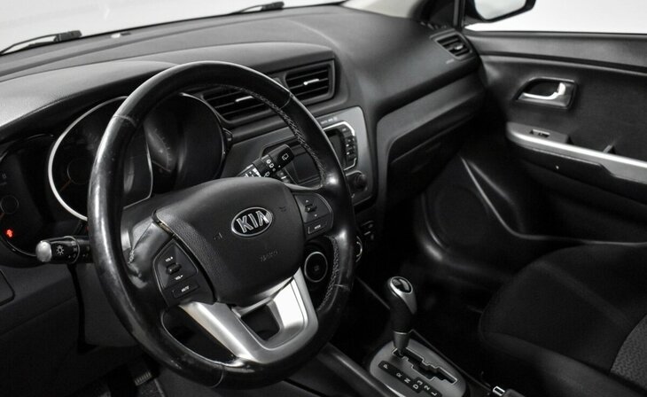 Kia Rio - Фото 8