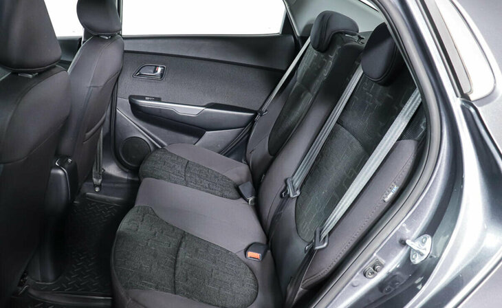 Kia Rio - Фото 17