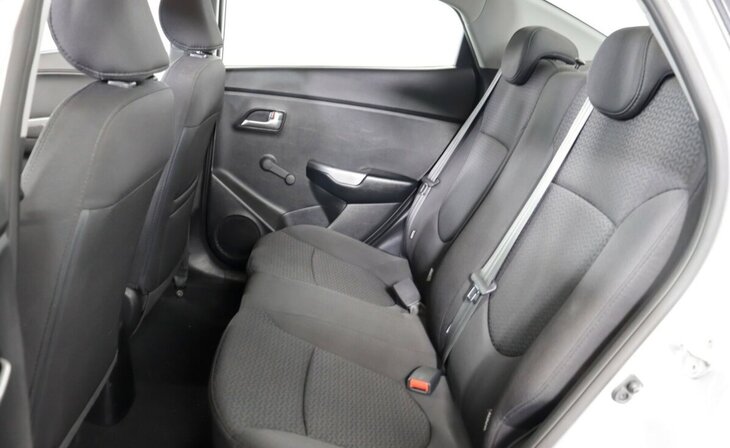 Kia Rio - Фото 10