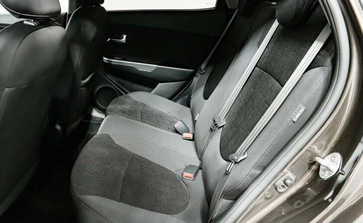 Kia Rio - Фото 11