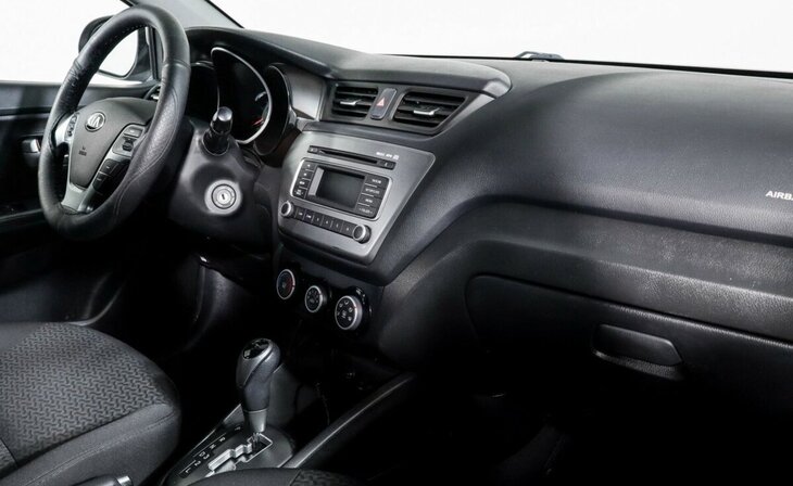 Kia Rio - Фото 5