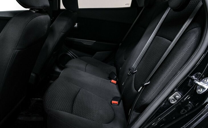 Kia Rio - Фото 11