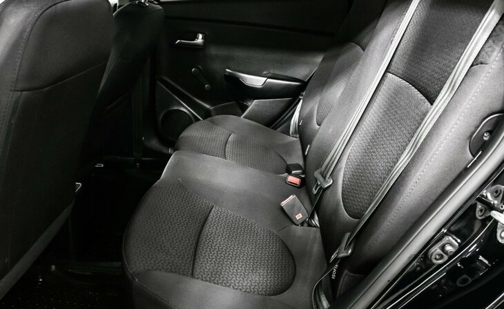 Kia Rio - Фото 12
