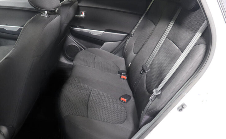 Kia Rio - Фото 9