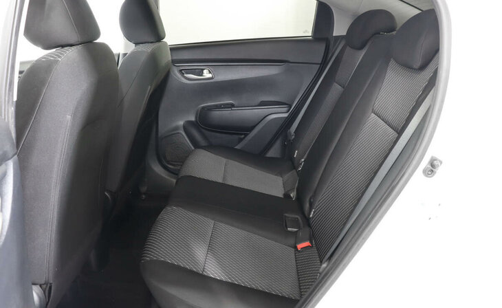 Kia Rio - Фото 11