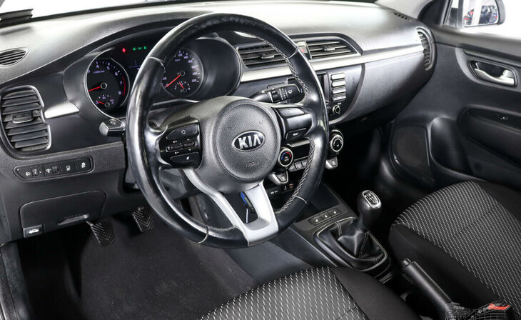 Kia Rio - Фото 8