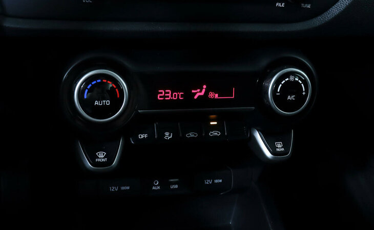 Kia Rio - Фото 11