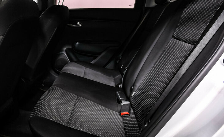 Kia Rio - Фото 12