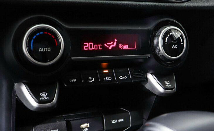 Kia Rio - Фото 17