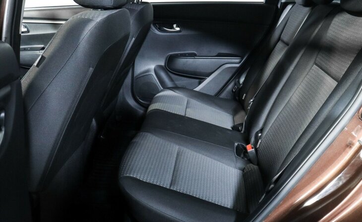 Kia Rio - Фото 16