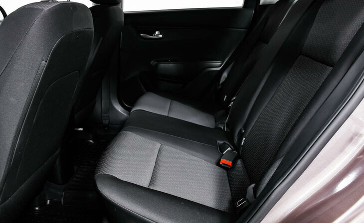 Kia Rio - Фото 11