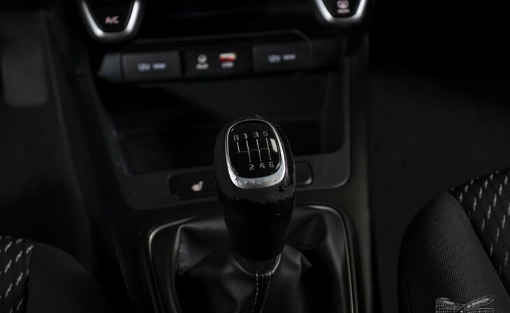 Kia Rio - Фото 13