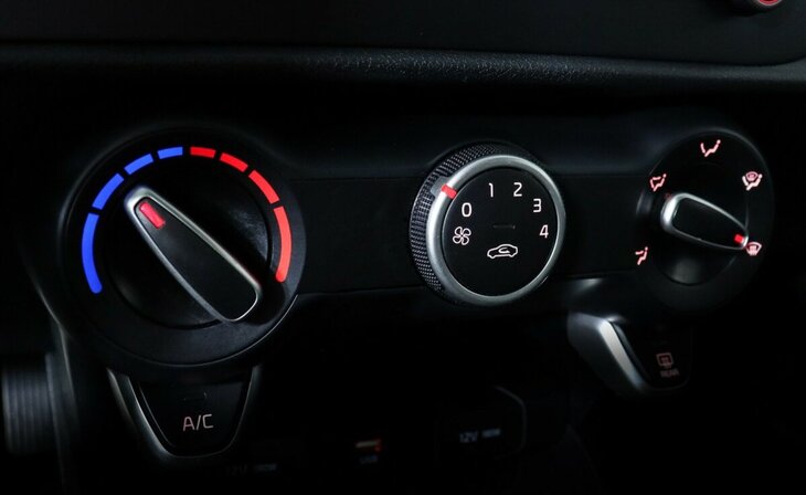 Kia Rio - Фото 11