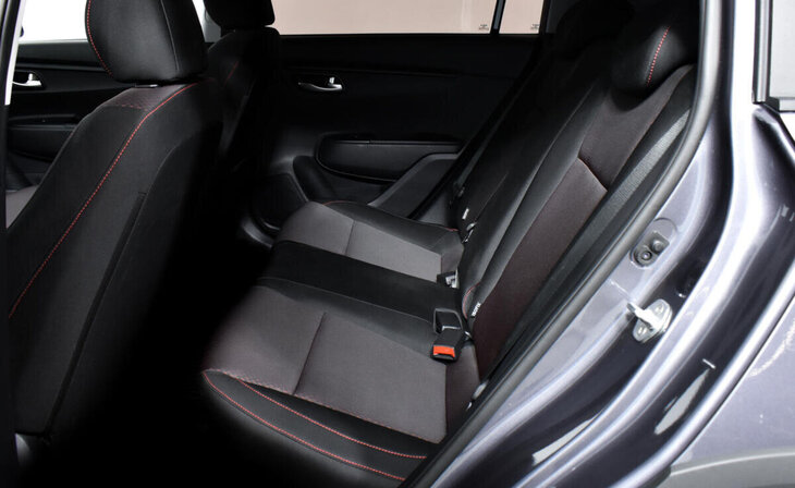 Kia Rio - Фото 12
