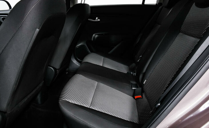 Kia Rio - Фото 11