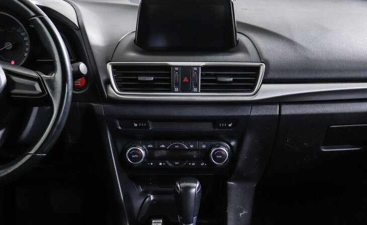 Mazda 3 - Фото 7