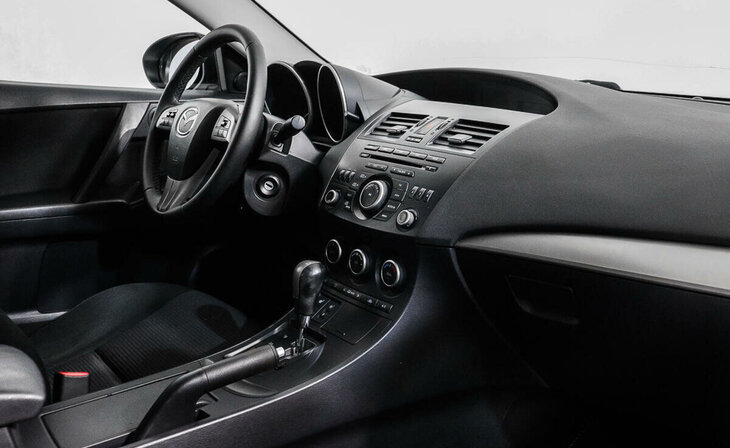 Mazda 3 - Фото 4