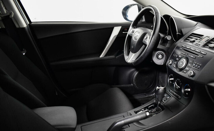 Mazda 3 - Фото 4