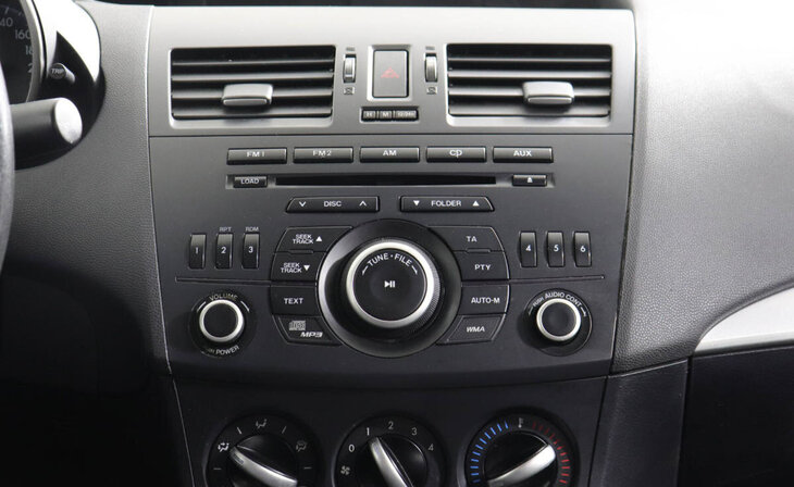 Mazda 3 - Фото 7