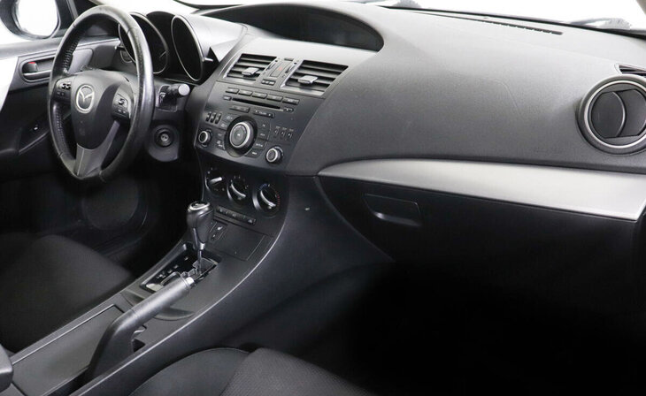 Mazda 3 - Фото 4