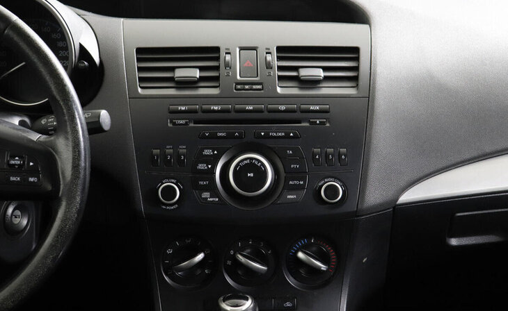 Mazda 3 - Фото 7