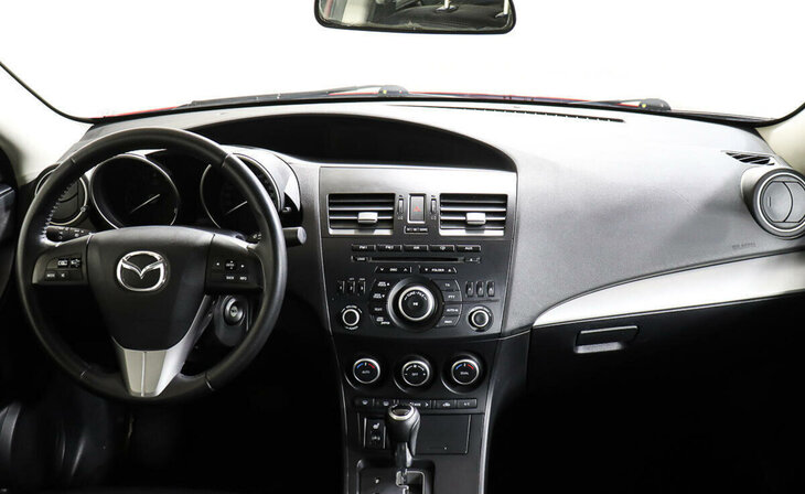 Mazda 3 - Фото 10