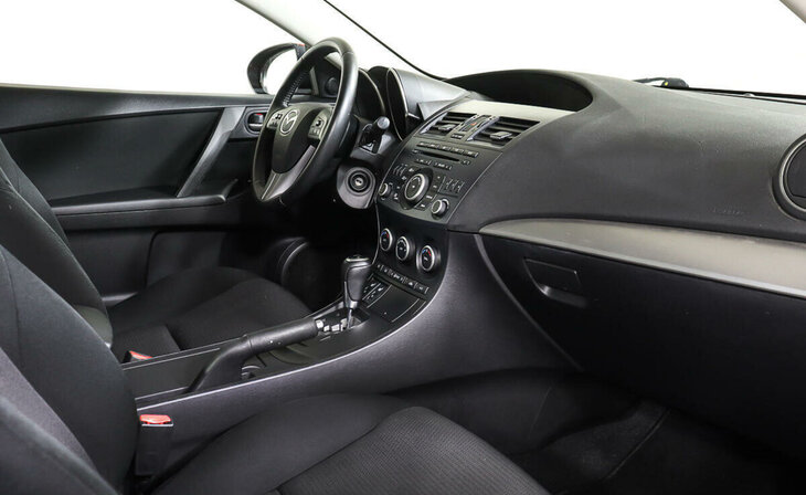 Mazda 3 - Фото 8