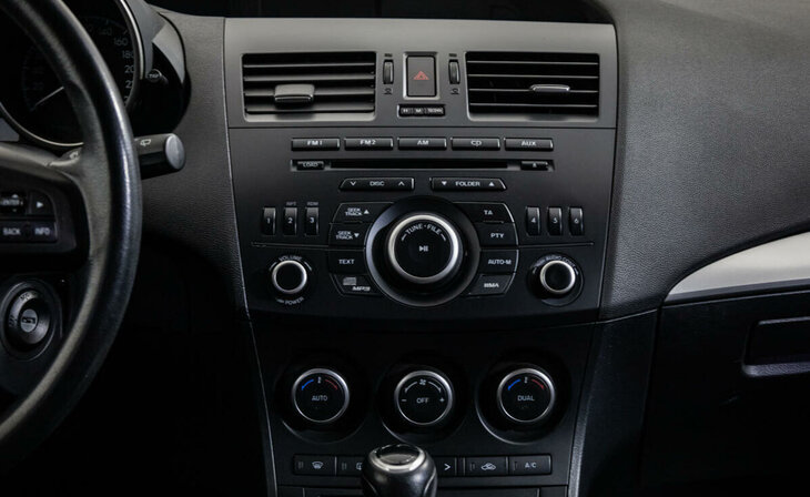 Mazda 3 - Фото 10