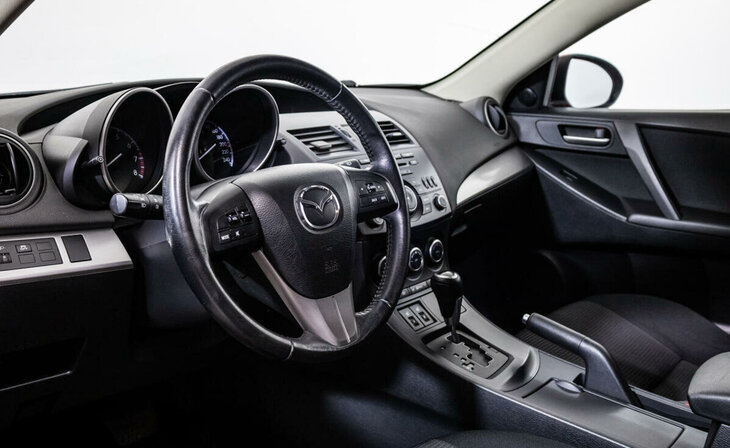Mazda 3 - Фото 8