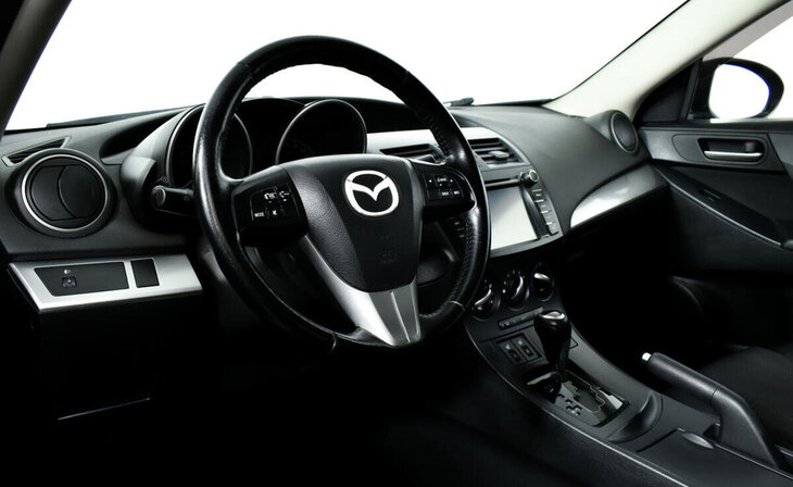 Mazda 3 - Фото 8