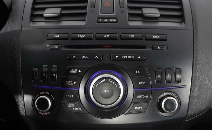 Mazda 3 - Фото 9