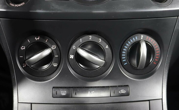 Mazda 3 - Фото 10