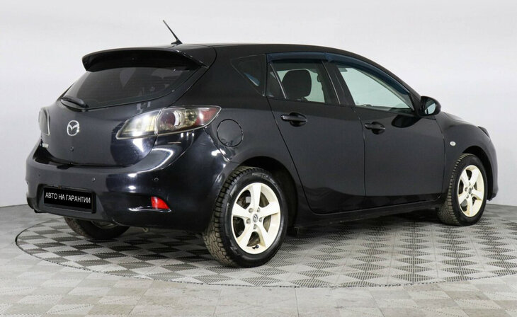 Mazda 3 - Фото 2
