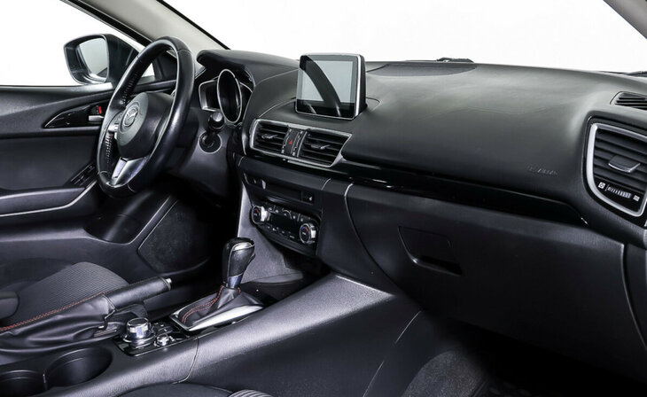 Mazda 3 - Фото 8