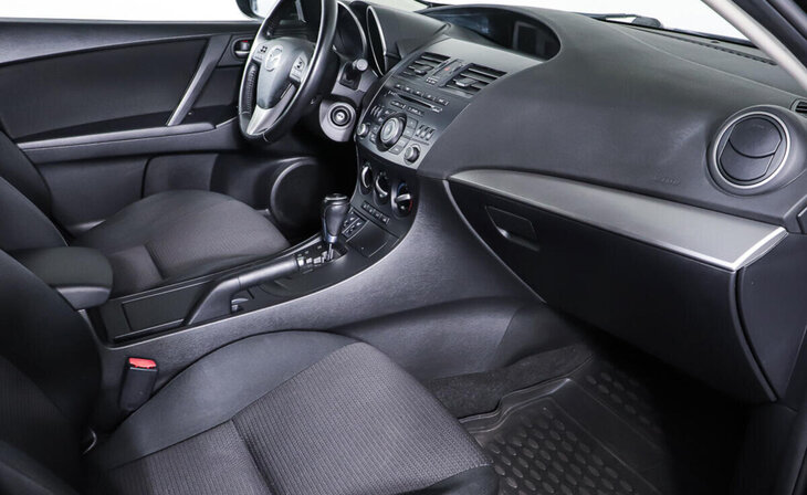 Mazda 3 - Фото 8