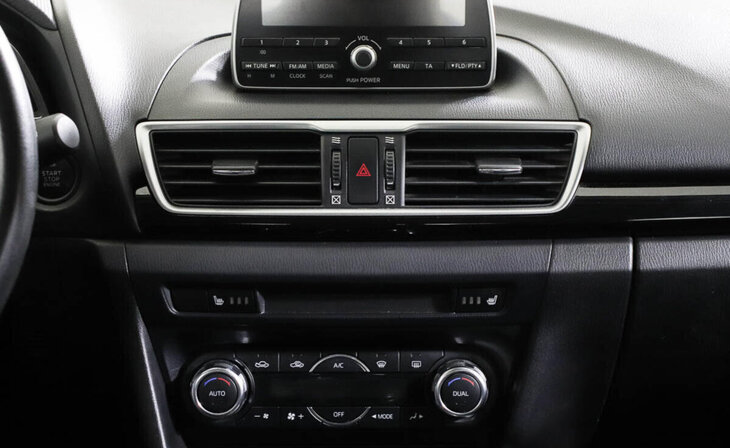 Mazda 3 - Фото 7