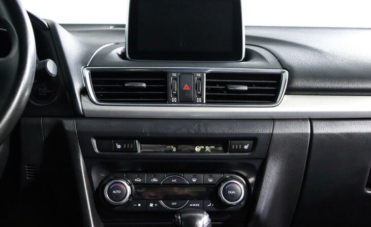 Mazda 3 - Фото 8