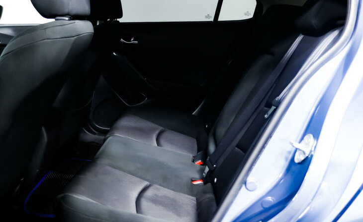 Mazda 3 - Фото 8