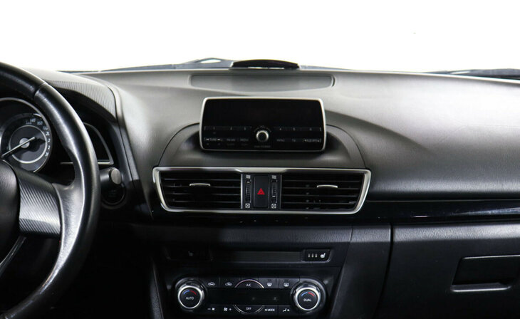 Mazda 3 - Фото 10