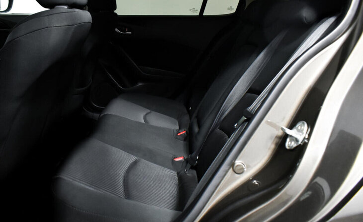 Mazda 3 - Фото 10