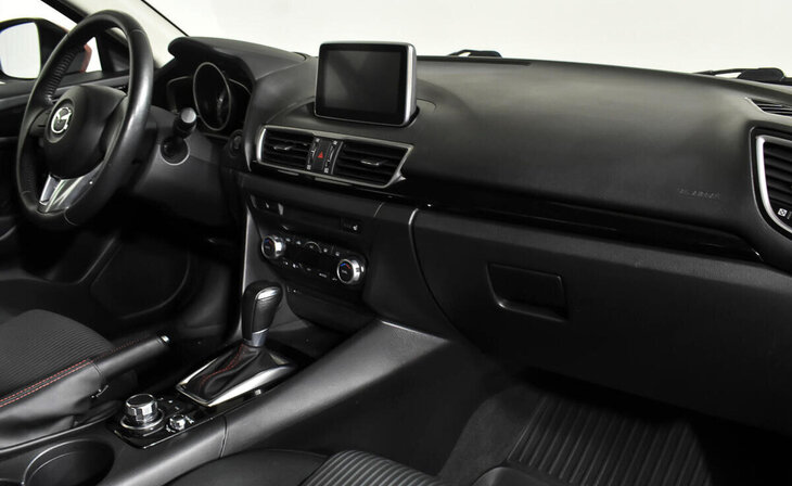 Mazda 3 - Фото 8