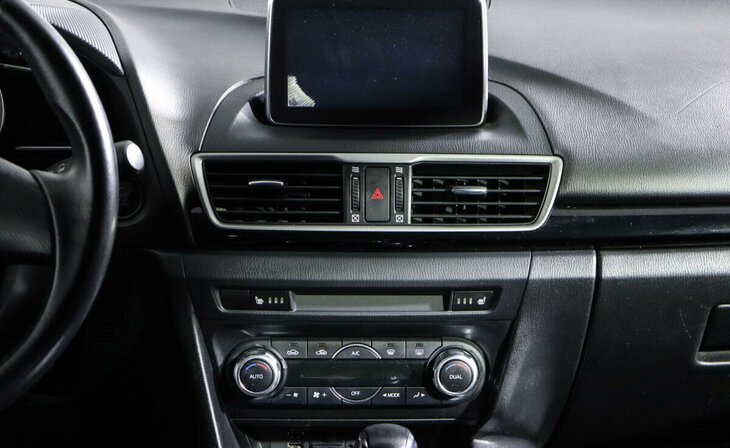 Mazda 3 - Фото 9